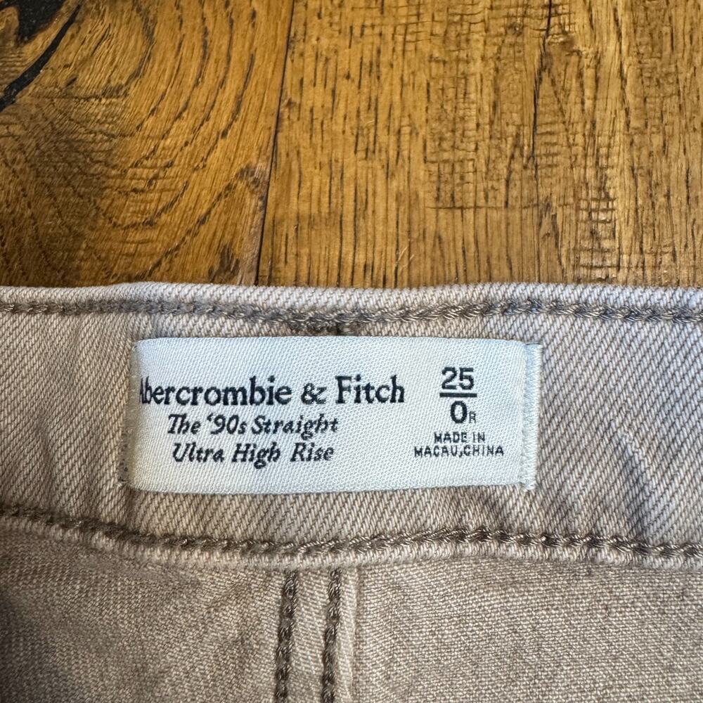 NWT Abercrombie & Fitch 90s Straight Ultra High Rise Jeans Sand Stone Beige 25/0 - Picture 3 of 9